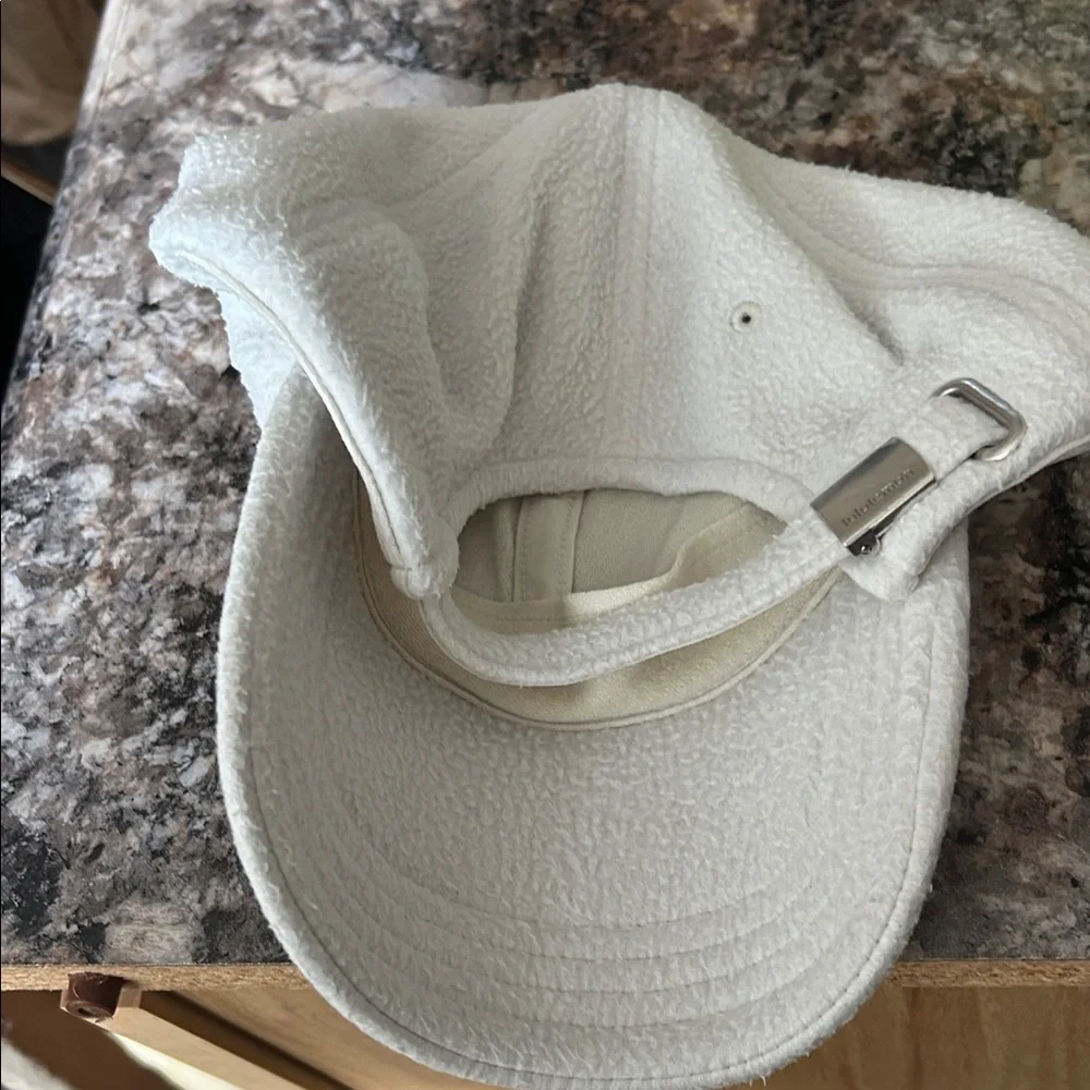 Ivory Lululemon fleece cap size S/M - Picture 3 of 3